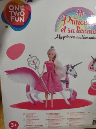 Muñeca Princesa y Unicornio con Alas