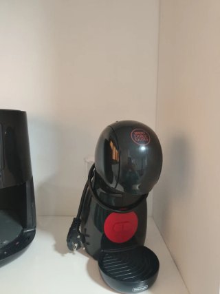Cafetera DeLonghi Dolce Gusto Negra