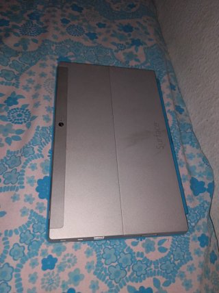 Tablet Microsoft con Teclado Azul