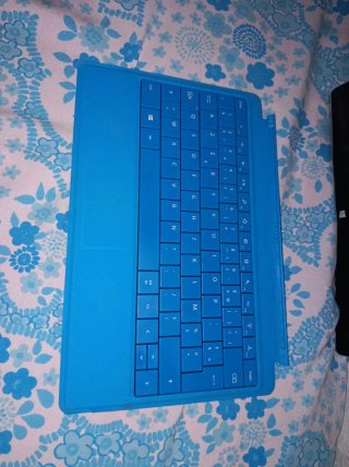 Tablet Microsoft con Teclado Azul