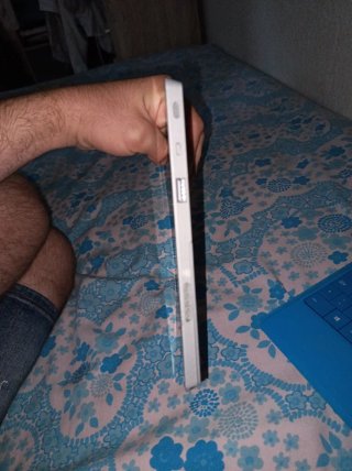Tablet Microsoft con Teclado Azul