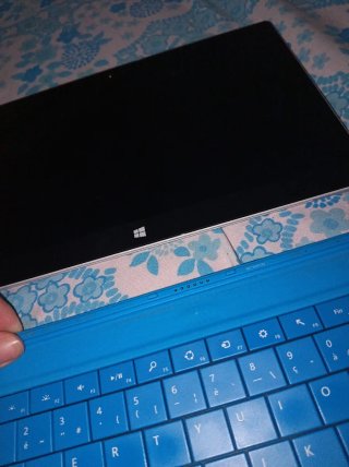 Tablet Microsoft con Teclado Azul