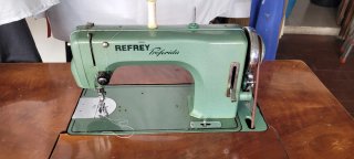Máquina de coser Refrey Preferida