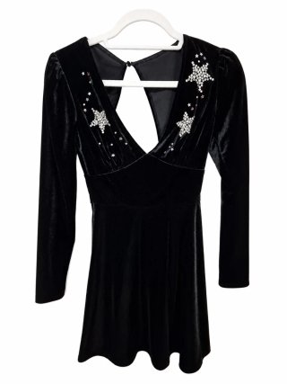 Vestido Negro con Estrellas Plateadas