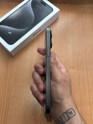 iPhone 15 Pro Max 87% Batería