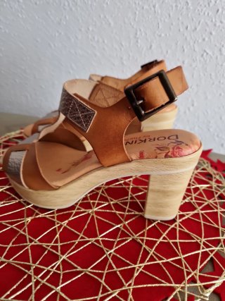 Sandalias de piel doradas con plantilla gel