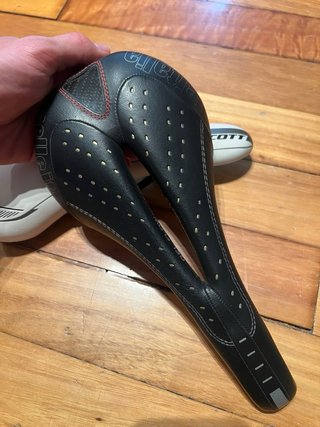 Sillones de bici Scott y Selle Italia