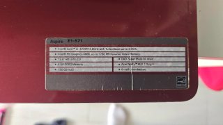 Portátil Acer Negro y Rojo como nuevo muy poco uso