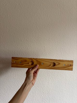 Perchero de madera con 3 pomos