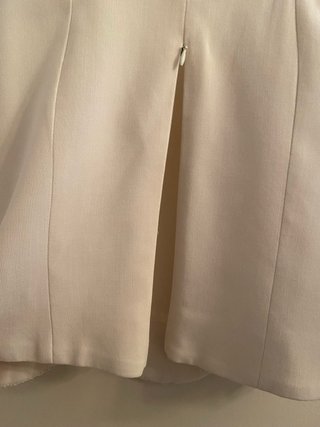 Elegante corpiño crema sin mangas talla 44