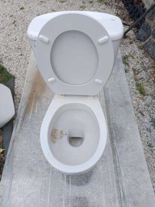Inodoro de cerámica blanco