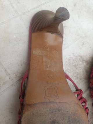 Zapatos de piel rojos Latouche