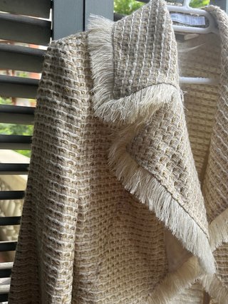 Chaqueta Mango Talla S flecos beige