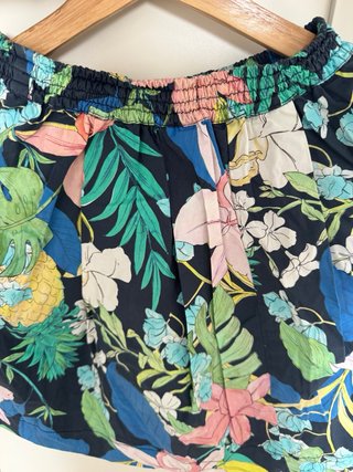 Conjunto niña azul y estampado floral