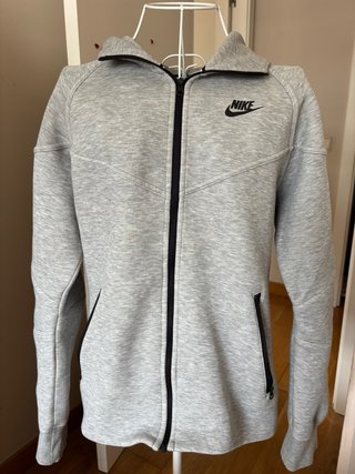 Sudadera Nike Tech