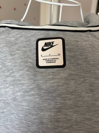 Sudadera Nike Tech