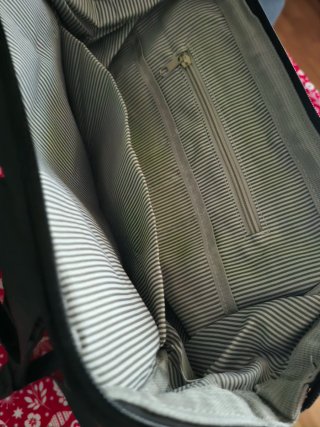 Mochila Negra Elegante con Neceser Nuevo