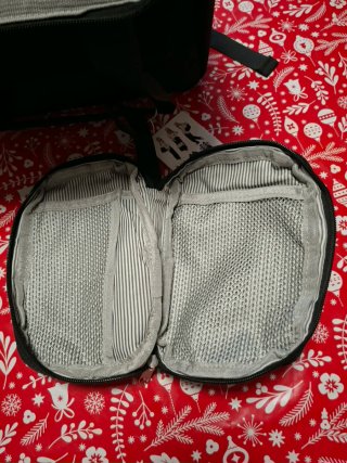 Mochila Negra Elegante con Neceser Nuevo