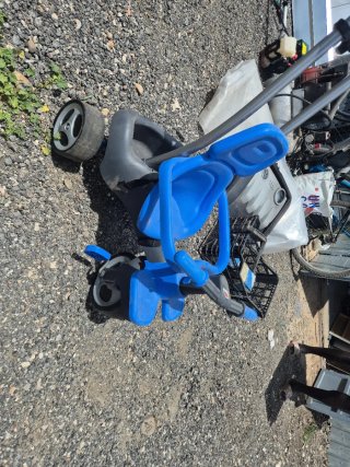 Triciclo infantil azul