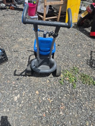 Triciclo infantil azul