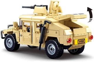 Veicolo d'assalto Sluban con mattoncini militari