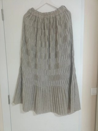 Falda larga beige plisada talla única