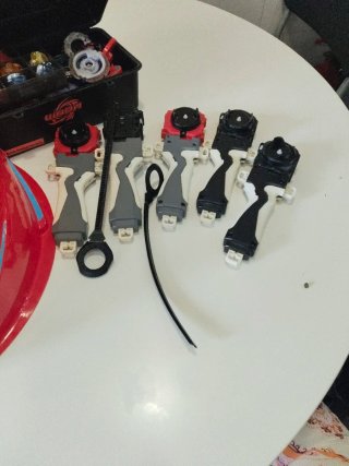 Beyblade Arena y Lanzadores