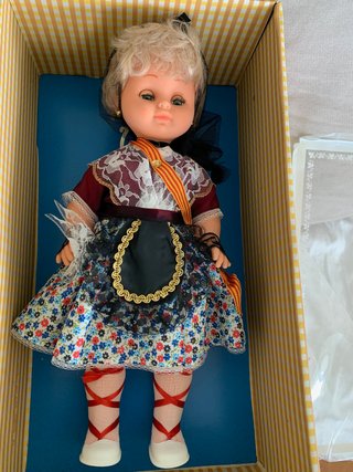 Muñeca antigua aragonesa sin usar