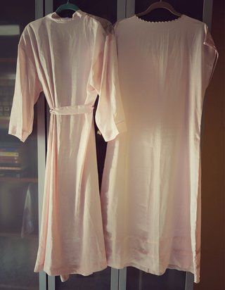 Conjunto Nina Ricci Bata y Camisón Rosa