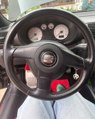 SEAT Leon Cupra R