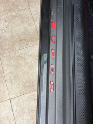 SEAT Leon Cupra R