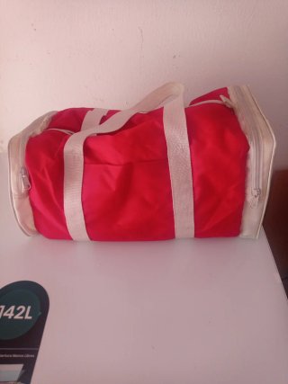 Radio Bolsa Beige y Roja no es Bose