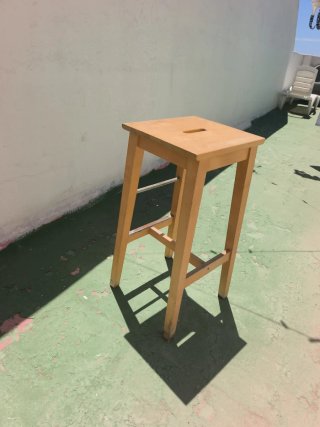 Taburete de madera