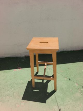 Taburete de madera
