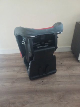 Silla de coche Chicco roja y gris