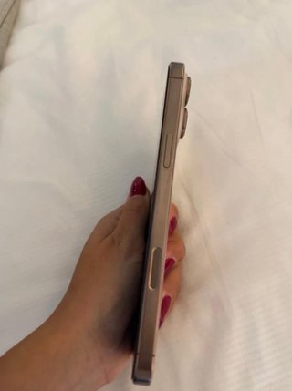iPhone 16 Pro Max Dorado