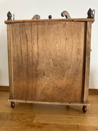 Mueble de madera con cristal para colgar en pared