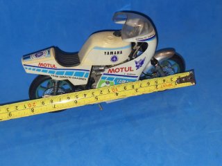 Guiloy 1:10 Yamaha TZ250L Christian Sarron 1984