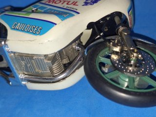 Guiloy 1:10 Yamaha TZ250L Christian Sarron 1984
