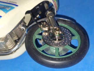 Guiloy 1:10 Yamaha TZ250L Christian Sarron 1984