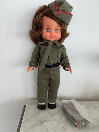 Muñeca antigua militar