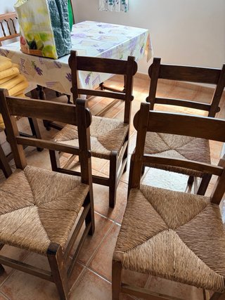 4 Sillas de Madera y Enea precio total de las 4