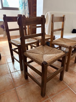 4 Sillas de Madera y Enea precio total de las 4