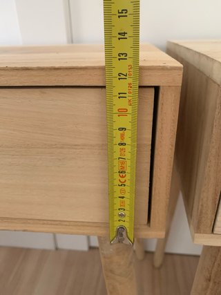Mesitas de noche de madera y cuero