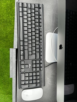 Apple iMac 21.5 Intel i5 | 8GB RAM | 1TB