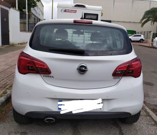 Opel Corsa 2016 con cámara trasera
