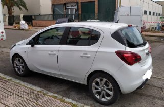 Opel Corsa 2016 con cámara trasera
