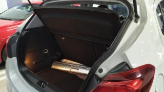 Opel Corsa 2016 con cámara trasera