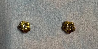 Pendientes oro 18k  recién nacida 1 (el par 80€)