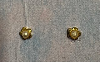 Pendientes oro 18k  recién nacida 1 (el par 80€)